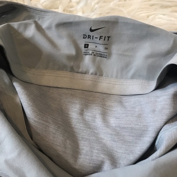 New🌿Nike Yoga Luxe Shelf Bra Tank - Picture 9 of 10